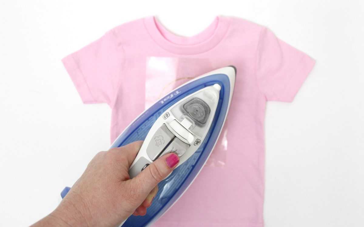 Click here to see how easy and quick it is to make a custom monogrammed toddler t-shirt gift. 