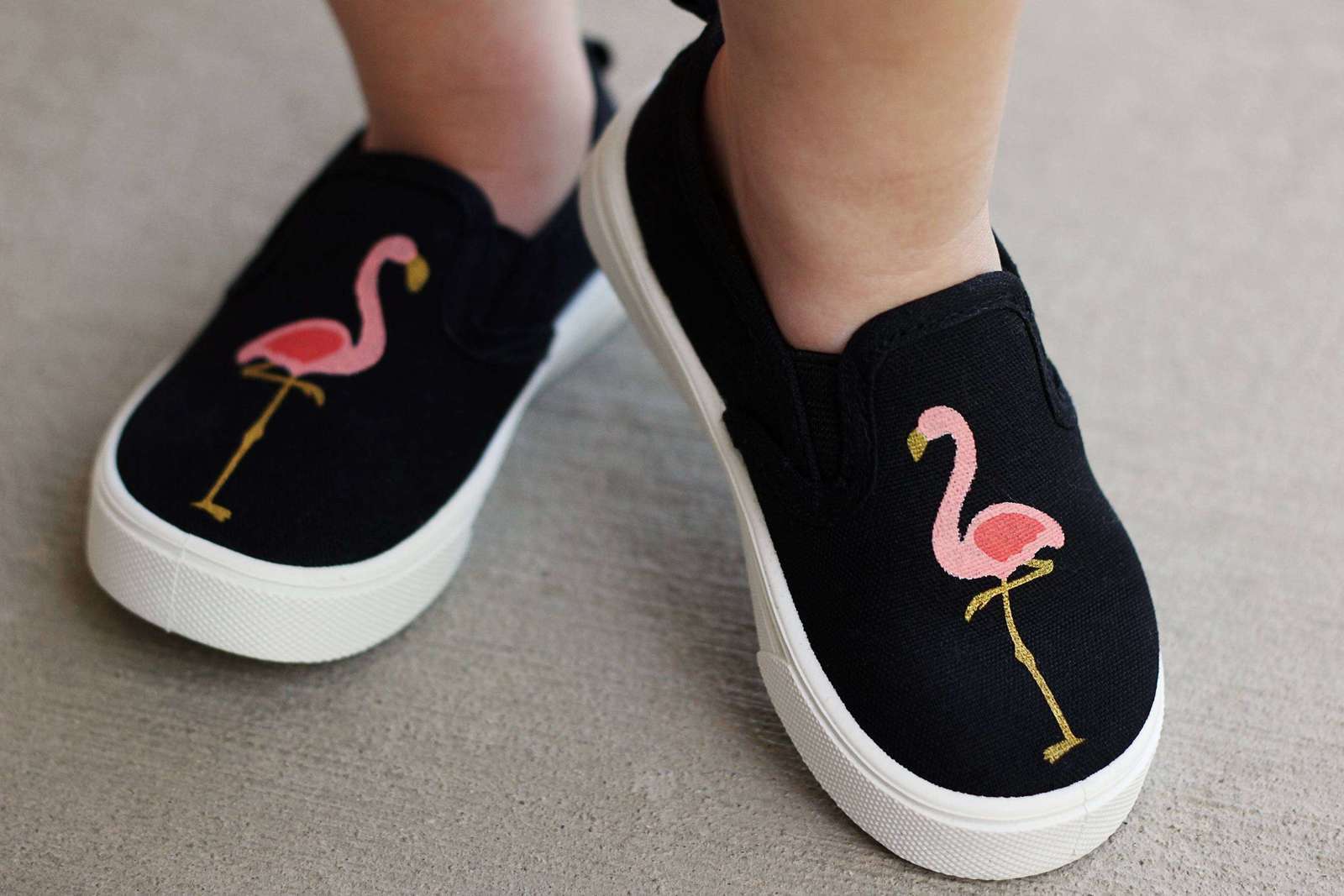 Featured Image for Stenciled Flamingo Shoes (#117063)