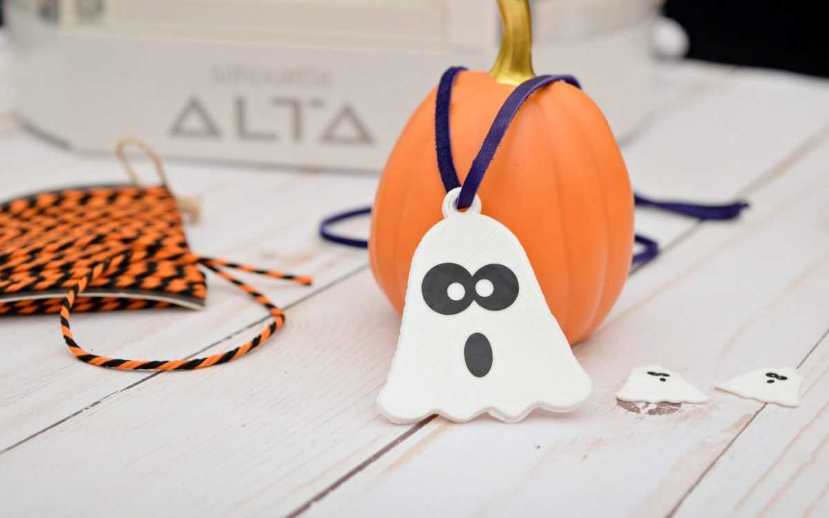 Featured Image for Ghost Necklace and Earrings with the Silhouette Alta® (#118054)