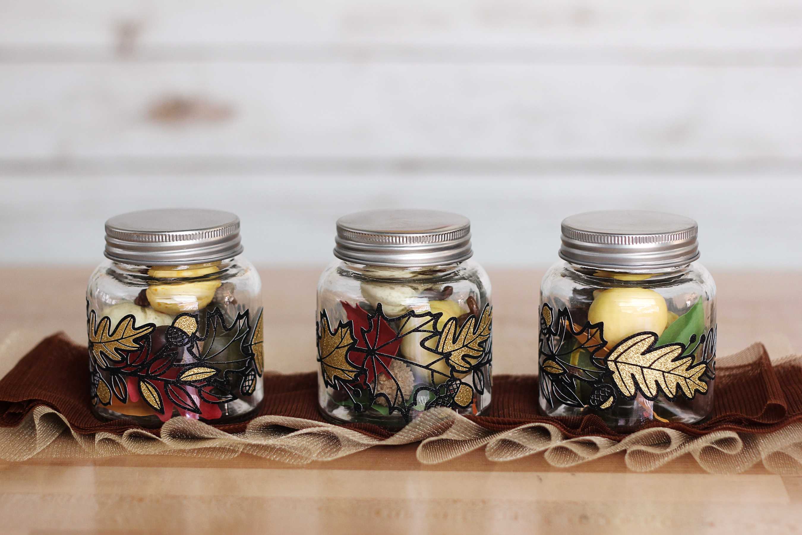 Featured Image for Fall Jars With Glitter Vinyl (#119068)