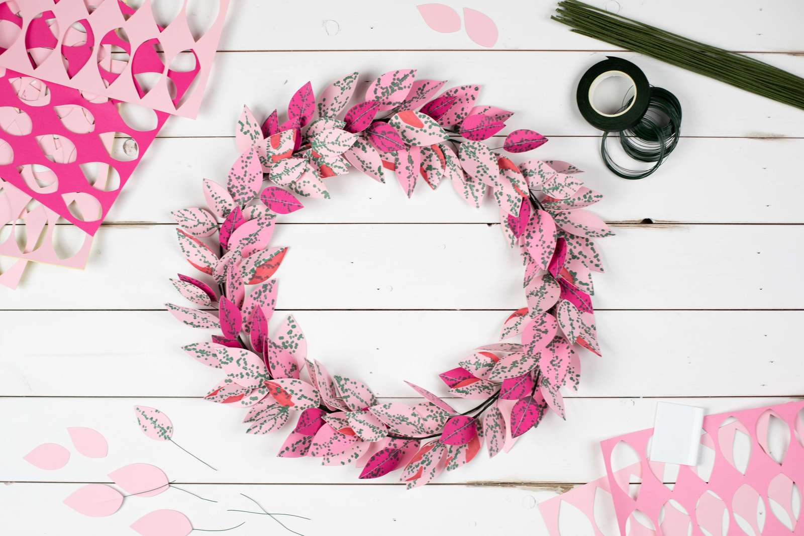 Featured Image for Pink Polka Dot Leaf Wreath (#120856)