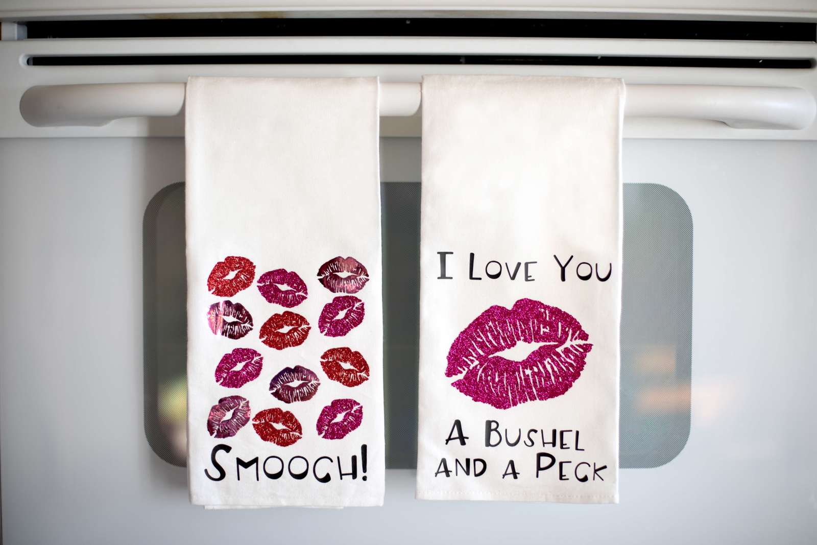 Featured Image for Tea Towel Kisses (#120391)
