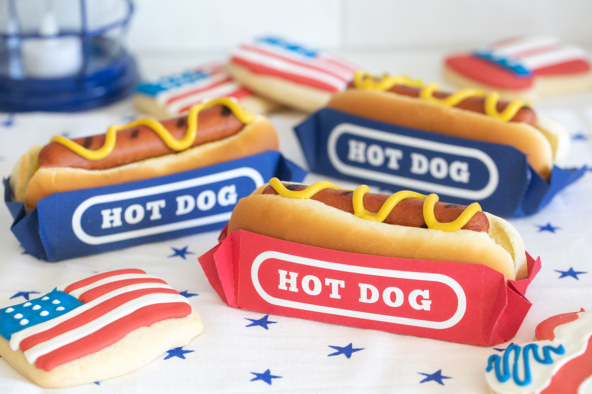 Featured Image for Patriotic Paper Hot Dog Trays (#128416)